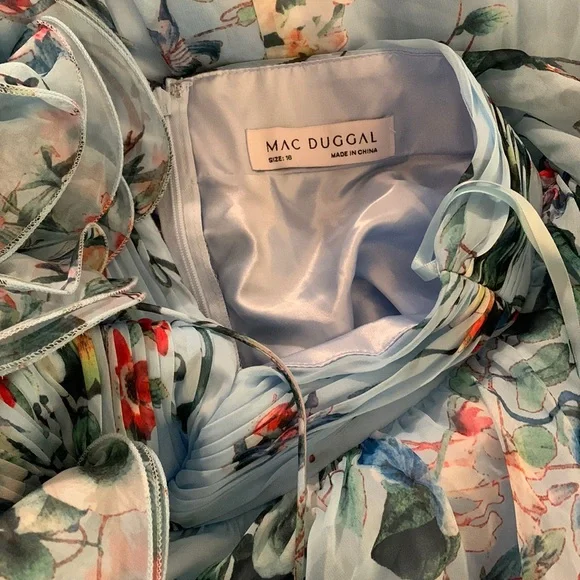 MAC DUGGAL
Indy A-Line Ruffled Back-Lace Chiffon Gown - Picture 13 of 17